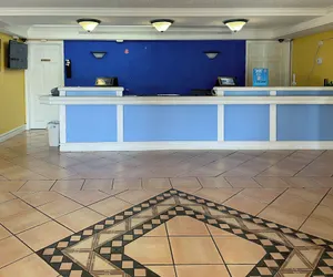 Photo 3 - Motel 6 Huntsville, AL – University Dr.