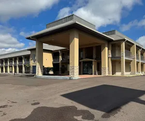 Photo 2 - Super 8 by Wyndham Jackson MS Near the Fairgrounds