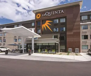 Photo 2 - La Quinta Inn & Suites by Wyndham Portland