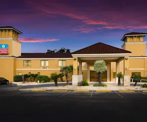 Photo 2 - SureStay Plus Hotel by Best Western San Antonio North