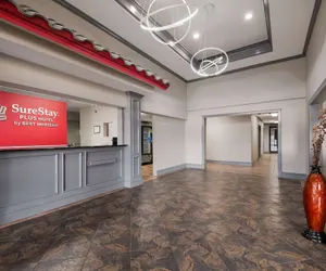 Photo 3 - SureStay Plus Hotel by Best Western San Antonio North