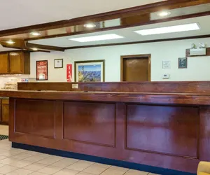 Photo 5 - Econo Lodge