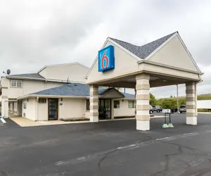 Photo 2 - Motel 6 Crawfordsville, IN