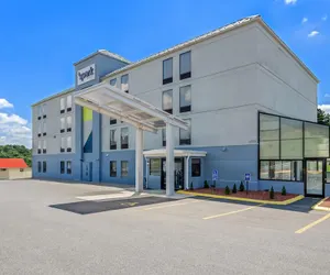 Photo 2 - Spark by Hilton Wytheville East Main Street