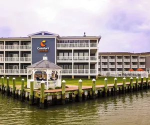 Photo 2 - Comfort Suites Chincoteague Island Bayfront Resort