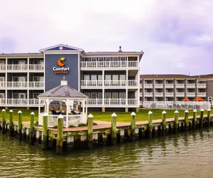 Photo 2 - Comfort Suites Chincoteague Island Bayfront Resort