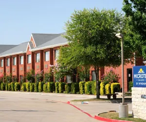 Photo 2 - Microtel Inn by Wyndham Arlington/Dallas Area