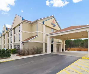 Photo 2 - Comfort Inn Dunn near I-95