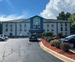 Photo 2 - SureStay Hotel by Best Western Morganton