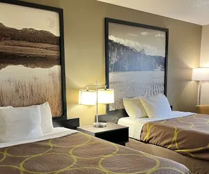 Photo 3 - Super 8 by Wyndham Gas City Marion Area