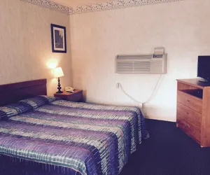 Photo 5 - Red Carpet Inn