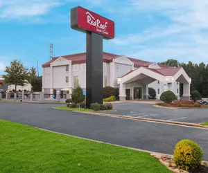 Photo 2 - Red Roof Inn & Suites Newnan