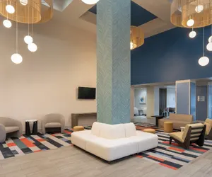 Photo 4 - Holiday Inn Express Orlando International Airport by IHG