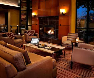 Photo 3 - Courtyard by Marriott Seattle Sea-Tac Area