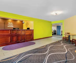 Photo 3 - Econo Lodge Inn & Suites