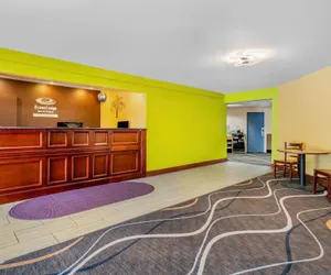 Photo 3 - Econo Lodge Inn & Suites