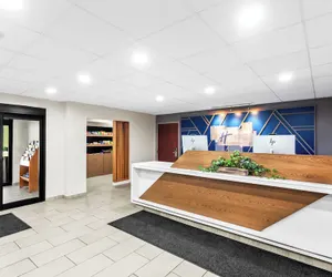 Photo 3 - Holiday Inn Express Suites Charleston by IHG