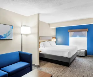 Photo 5 - Holiday Inn Express Suites Charleston by IHG