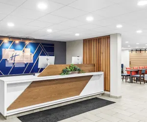 Photo 4 - Holiday Inn Express Suites Charleston by IHG