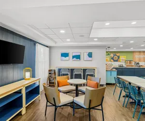 Photo 4 - Spark by Hilton North Little Rock