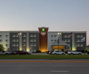 Photo 2 - Holiday Inn Express Hotel & Suites Columbus, an IHG Hotel