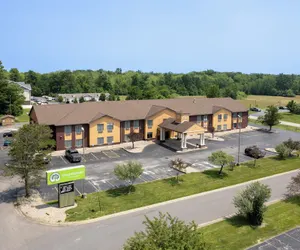 Photo 2 - Countryside Inn & Suites