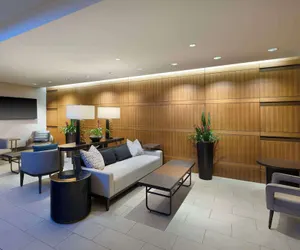 Photo 4 - Hilton Indianapolis Hotel & Suites