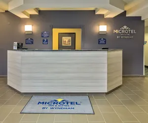 Photo 4 - Microtel Inn & Suites by Wyndham Leesburg/Mt Dora