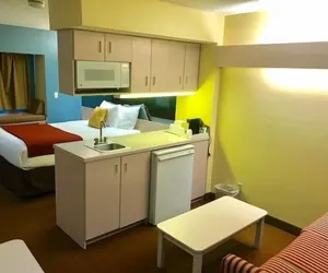 Photo 4 - Microtel Inn & Suites by Wyndham Kansas City Airport