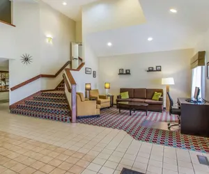 Photo 4 - Rodeway Inn