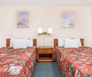 Photo 5 - Days Inn by Wyndham Burns