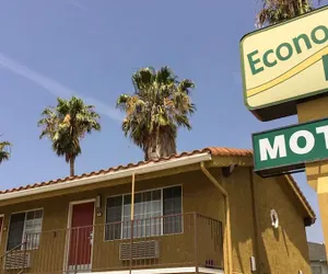 Photo 2 - Economy Inn Motel Sylmar
