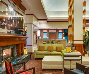 Photo 4 - Hilton Garden Inn Cleveland Airport