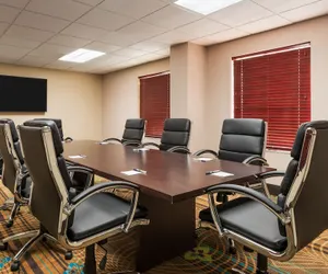 Photo 2 - Holiday Inn Express Hotel & Suites Bentonville by IHG