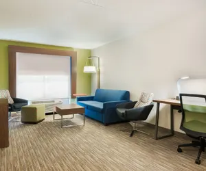 Photo 3 - Holiday Inn Express Hotel & Suites Bentonville, an IHG Hotel