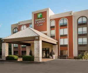 Photo 2 - Holiday Inn Express Hotel & Suites Bentonville, an IHG Hotel