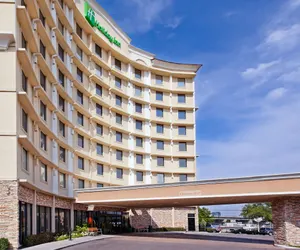 Photo 2 - Holiday Inn Dallas Market Center, an IHG Hotel