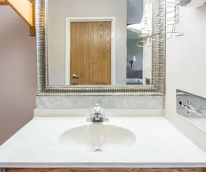 Photo 5 - Super 8 by Wyndham Joliet I-55 N/Chicago