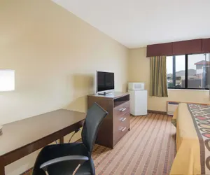 Photo 5 - Super 8 by Wyndham Story City