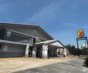 Photo 2 - Super 8 by Wyndham La Marque TX/Texas City Area