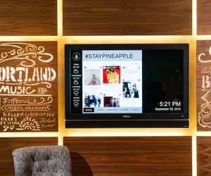 Photo 4 - Staypineapple, Hotel Rose, Downtown Portland
