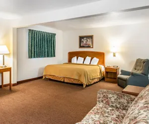 Photo 4 - Quality Inn South