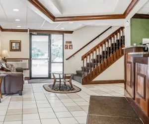 Photo 2 - Quality Inn South