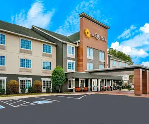 Photo 2 - La Quinta Inn & Suites by Wyndham Cookeville