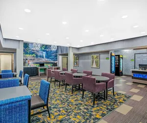 Photo 4 - La Quinta Inn & Suites by Wyndham Cookeville