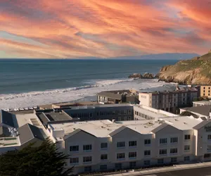 Photo 2 - Fairfield Inn & Suites by Marriott San Francisco Pacifica