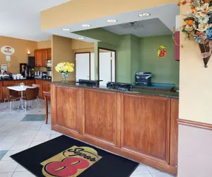 Photo 3 - Super 8 by Wyndham Chicago/Rosemont/O'Hare/SE