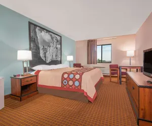 Photo 2 - Super 8 by Wyndham Wakeeney