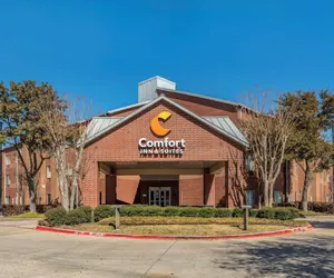 Photo 2 - Comfort Inn & Suites North Dallas - Addison