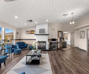 Photo 2 - Clarion Pointe Wenatchee